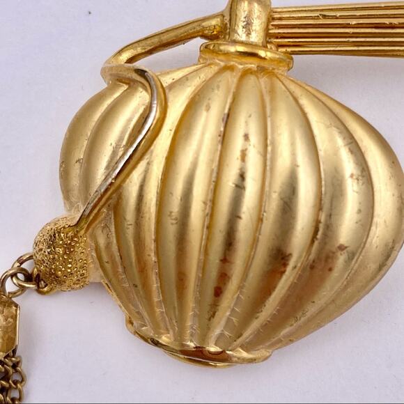 Vintage Fancy Tassel Scent Bottle Gold Tone Collectible Brooch - Picture 9 of 12